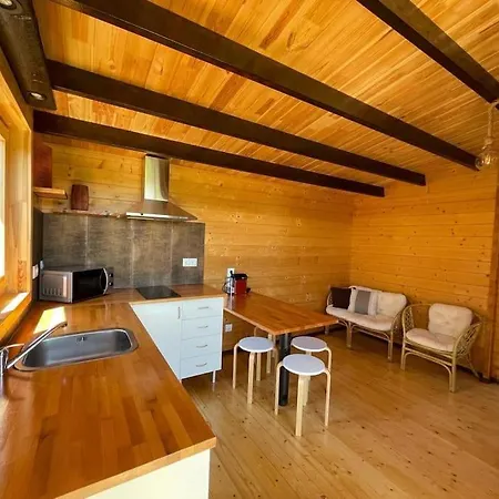 Casa Em Madeira Com Jardim Privado Casa de Férias