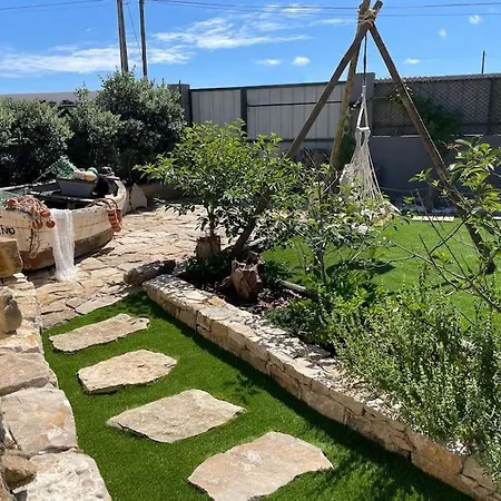 Casa Em Madeira Com Jardim Privado *