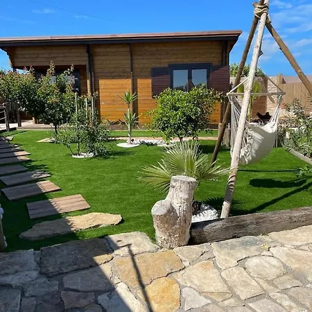 Casa Em Madeira Com Jardim Privado Nyaraló *
