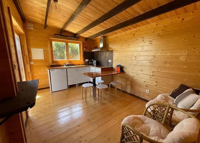 Casa Em Madeira Com Jardim Privado 別荘 *