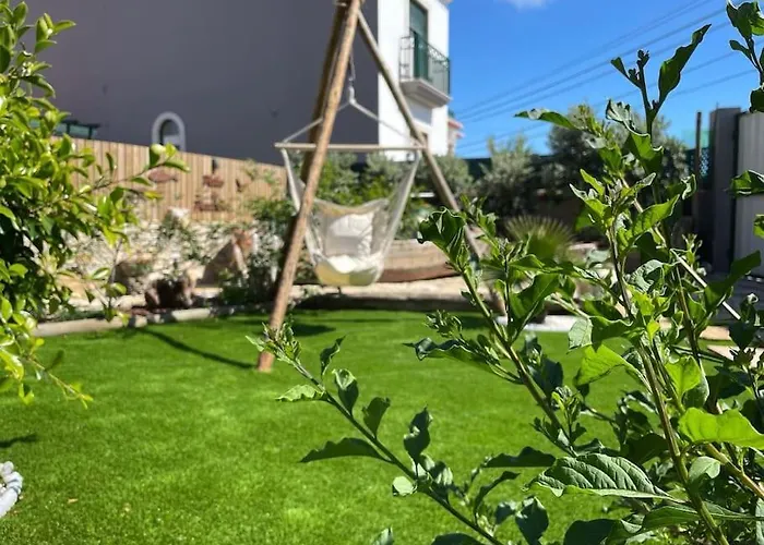 別荘 Casa Em Madeira Com Jardim Privado *